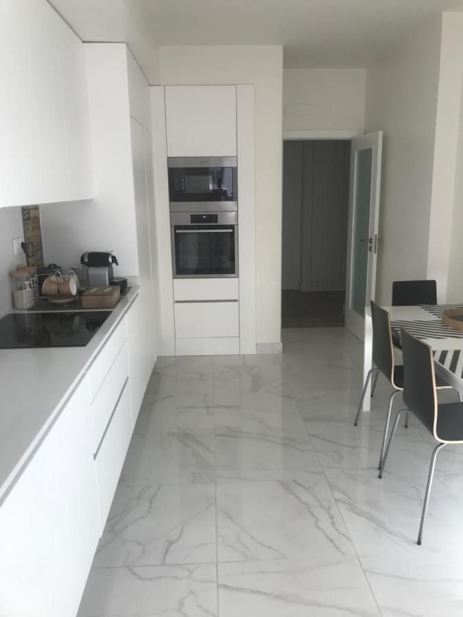 Modern Double Room With Private Balcony Montijo Exterior photo
