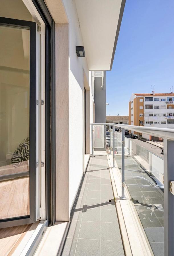 Modern Double Room With Private Balcony Montijo Exterior photo
